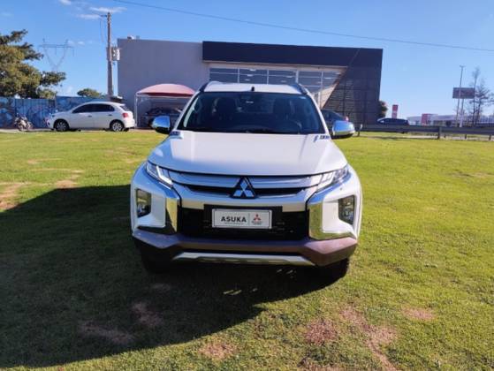 MITSUBISHI L200 TRITON 2.4 16V TURBO DIESEL SPORT HPE-S CD 4P 4X4 AUTOMÁTICO MITSUBISHI L200 TRITON 2.4 16V TURBO DIESEL SPORT HPE-S CD 4P 4X4 AUTOMÁTICO